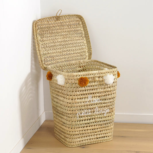 Panier à Linge en Osier avec Pompons - Mon Petit Linge
