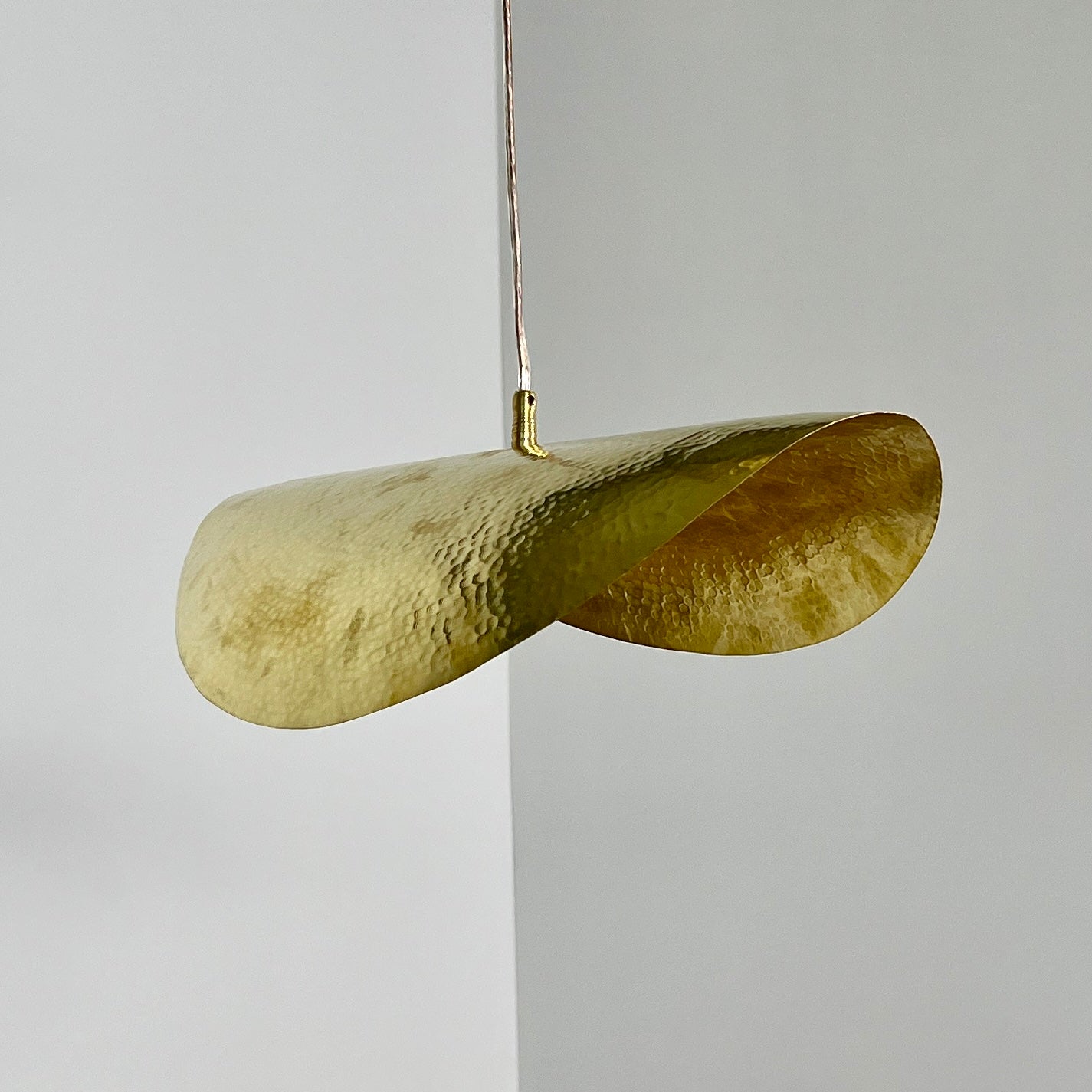 Suspension en Laiton Doré Martelé Brass 40cm