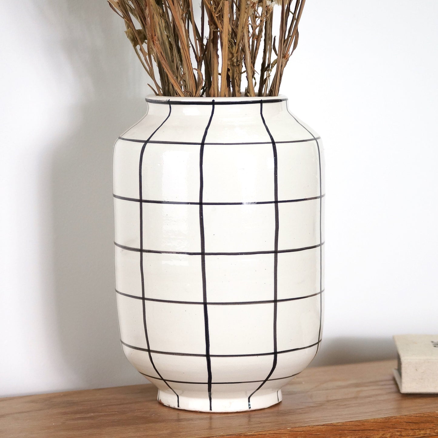 Vase Décoratif en Terre Cuite à Carreaux Noir & Blanc